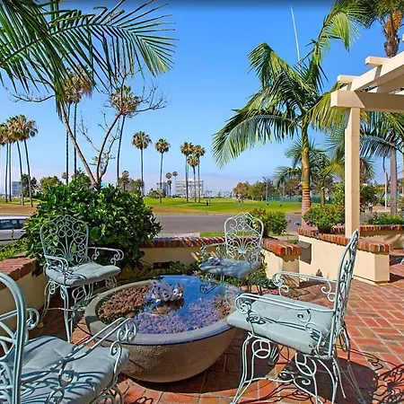 Coronado Seaside Cottage
